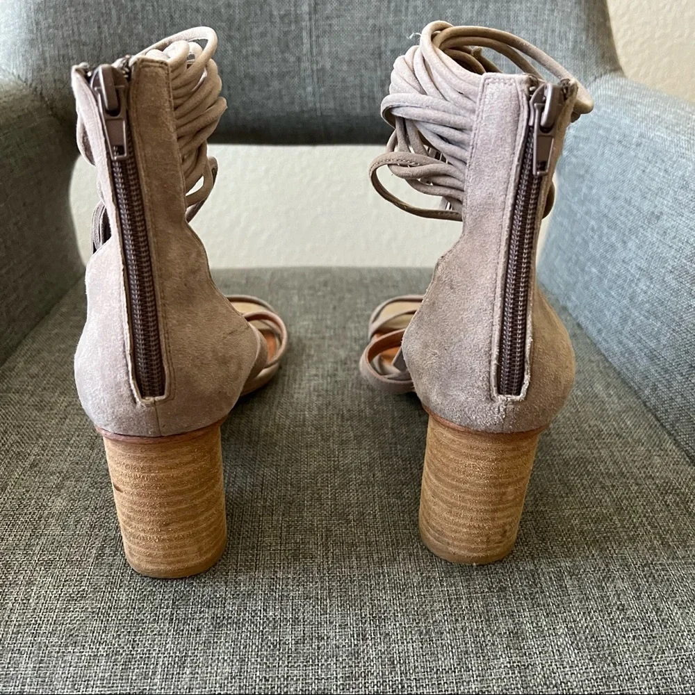 Jeffrey campbell Despina Suede Strappy Tassel Round Heel Womens Sandals Size 8.5 - Picture 4 of 8